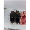Image 2 : Sneakers, Crocs & Shoes -Size 7