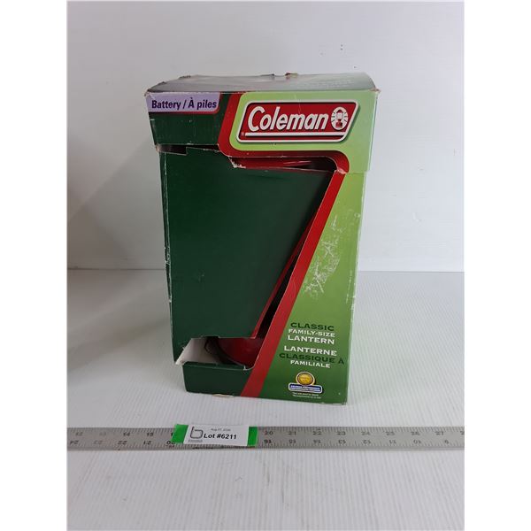 Coleman Family Size 15" Lantern Consigner States Works Well