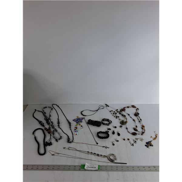 Women's Jewelry- Necklaces, Bracelets, Earrings