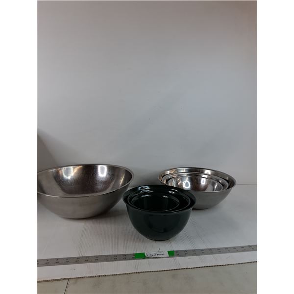 Various Stainles Steel & Plastic Mixing Bowls
