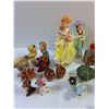 Image 2 : Assorted Salt/Pepper Shakers and Figures