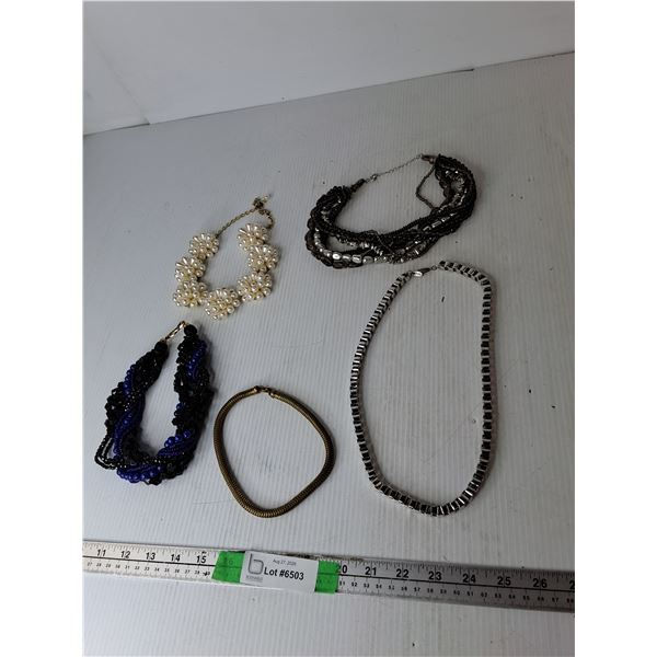 (5) Women's Necklaces