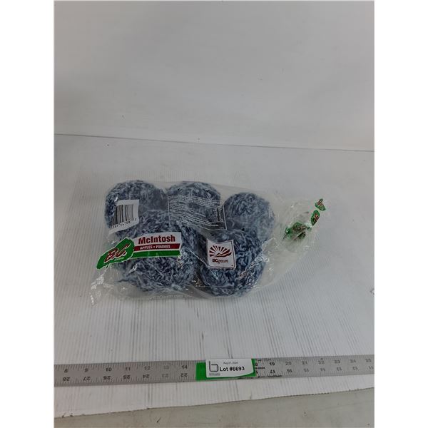 Bag Of 5 Balls Of Yarn