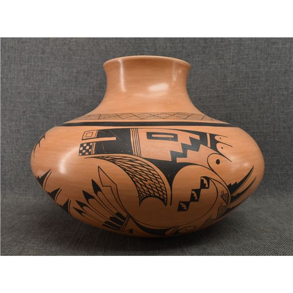 HOPI POTTERY JAR (FAWN NAVASIE)