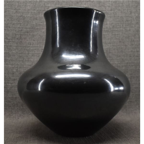SAN ILDEFONSO POTTERY VASE (MARIA POVEKA)