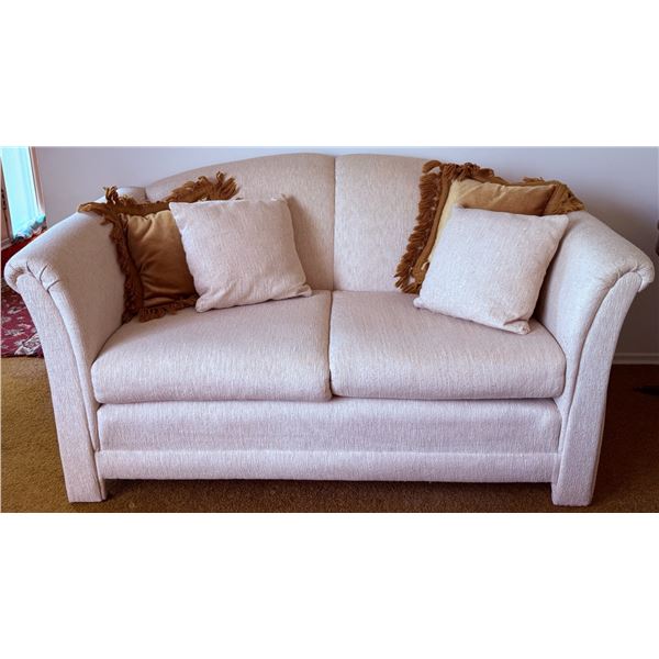 Upholstered Loveseat Sofa with Four Throw Pillows