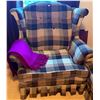 Image 5 : Plaid Sofa and Armchair Set with Skirted Bases