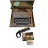 Image 1 : Underwood Universal Portable Typewriter with Case and Accessories