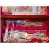 Image 5 : 1847 Rogers Bros Remembrance Silverplate Flatware Set in Wooden Chest