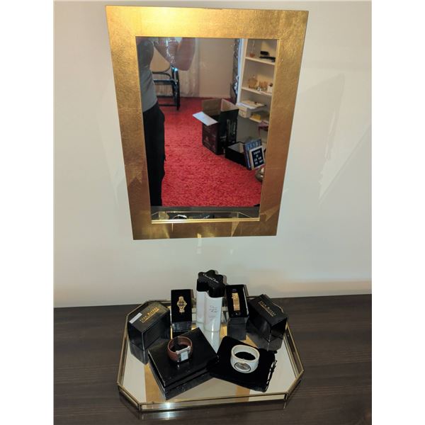 4 Watches and Oscar de la Renta Dusting Powder