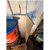 Image 7 : Concrete Cylinder 250W0G, Metal Framing, Hose, Buckets,