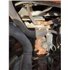 Image 11 : Toyota 20 Propane Forklift (Doesn't Run)