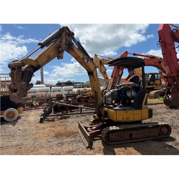 CAT Caterpillar 303.5C Mini Excavator (Starts & Runs - See Video)