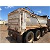 Image 39 : 1981 Peterbilt Tandem Dump Truck w/ Drop Axle (Doesn't Run - No ECU)
