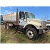 Image 3 : 2007 International 7400 DT466 Water Truck (Starts - Doesn't Run)