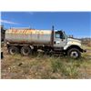 Image 4 : 2007 International 7400 DT466 Water Truck (Starts - Doesn't Run)