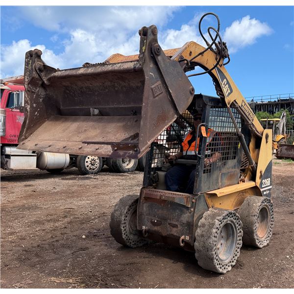 CAT Caterpillar 226B Skidsteer (Starts & Runs - See Video - Needs Batteries)
