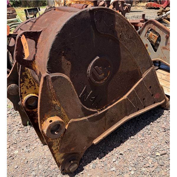 CF Machine Bucket Attachment 17"W