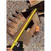 Image 6 : Machine Bucket Attachment 23"W