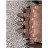 Image 2 : Machine Bucket Attachment 33"W