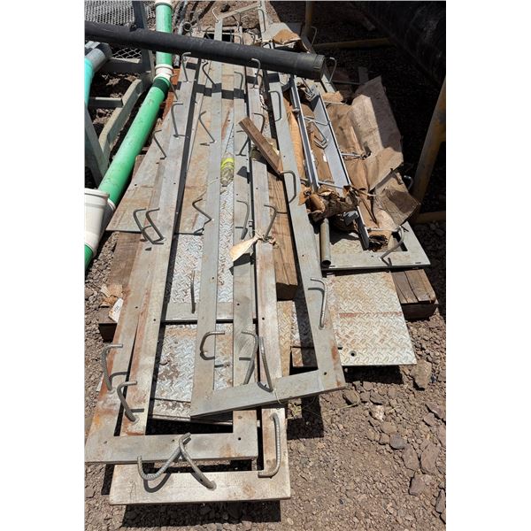 Multiple Metal Concrete Forms & Diamond Plate, Misc Sizes