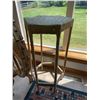 Image 2 : Standing Lamp and Wicker Decorations Lot