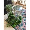 Image 1 : Round Glass-Top Wicker Accent Table