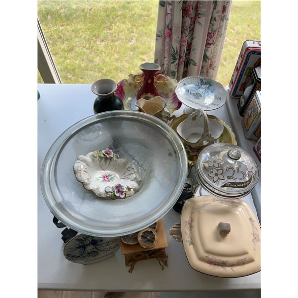 Porcelain and Glass Decorative Lot