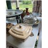 Image 4 : Porcelain and Glass Decorative Lot
