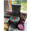 Image 3 : Decorative Tins and Cards
