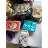 Image 4 : Decorative Tins and Cards