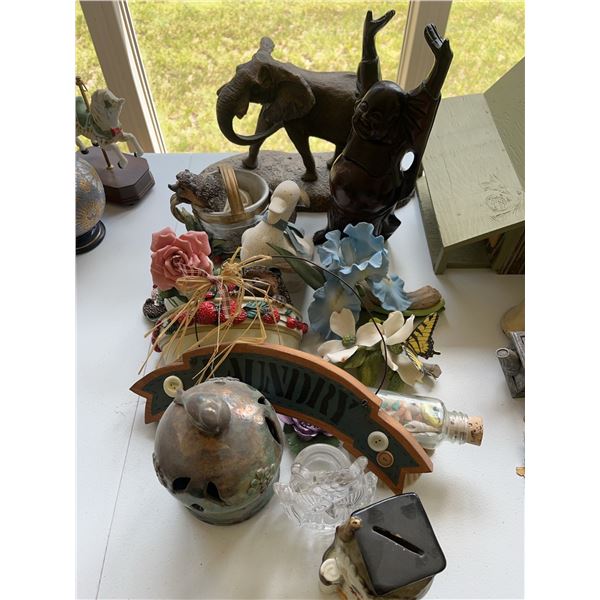 Decorative Figurine and Sculpture Lot