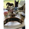 Image 6 : Decorative Figurine and Sculpture Lot