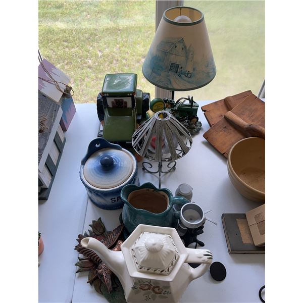 Decorative Farm and Kitchen Lot