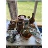 Image 1 : Household and Decorative Items Lot