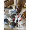 Image 6 : Household and Decorative Items Lot
