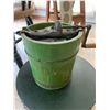 Image 2 : Green Hand-Crank Ice Cream Maker and Round Lk