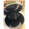 Image 4 : Green Hand-Crank Ice Cream Maker and Round Lk