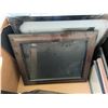 Image 5 : Picture Frames and Green Display