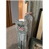 Image 8 : Framed Art, Wicker Baskets, and Decor Lot