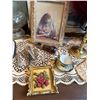 Image 3 : Vintage Decorative Collection With Feathered 