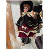 Image 3 : Porcelain Doll in Velvet and Gold Outfit