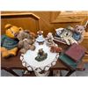 Image 2 : Teddy Bear Collection Decor With Table