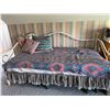 Image 1 : White Metal Day Bed with Trundle and Bedding