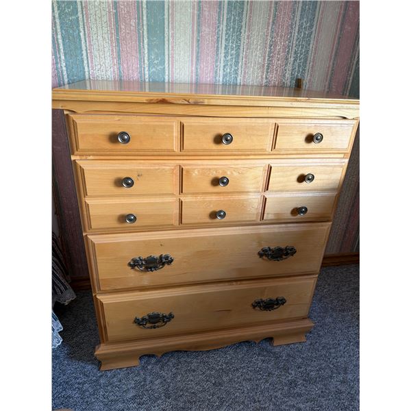 Solid Wood 9-Drawer Dresser, 31" x 17.5" x 35