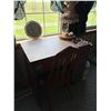 Image 8 : Kenmore Sewing Machine with Stand and Notions