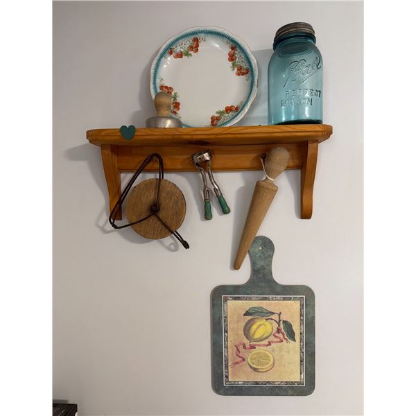 Country Kitchen Decor Set with Shelf and Utan