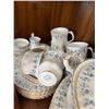 Image 2 : Royal Albert Memory Lane Bone China Set