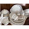 Image 6 : Royal Albert Memory Lane Bone China Set