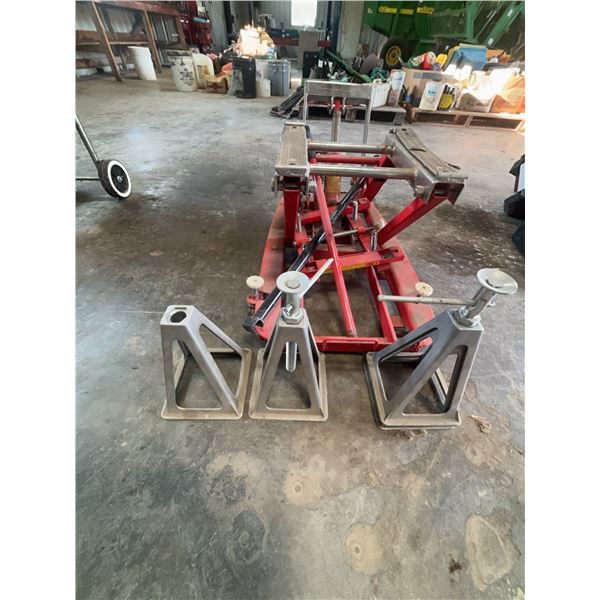 Black Jack 1500 Lb Lift With 3 Jack Stands